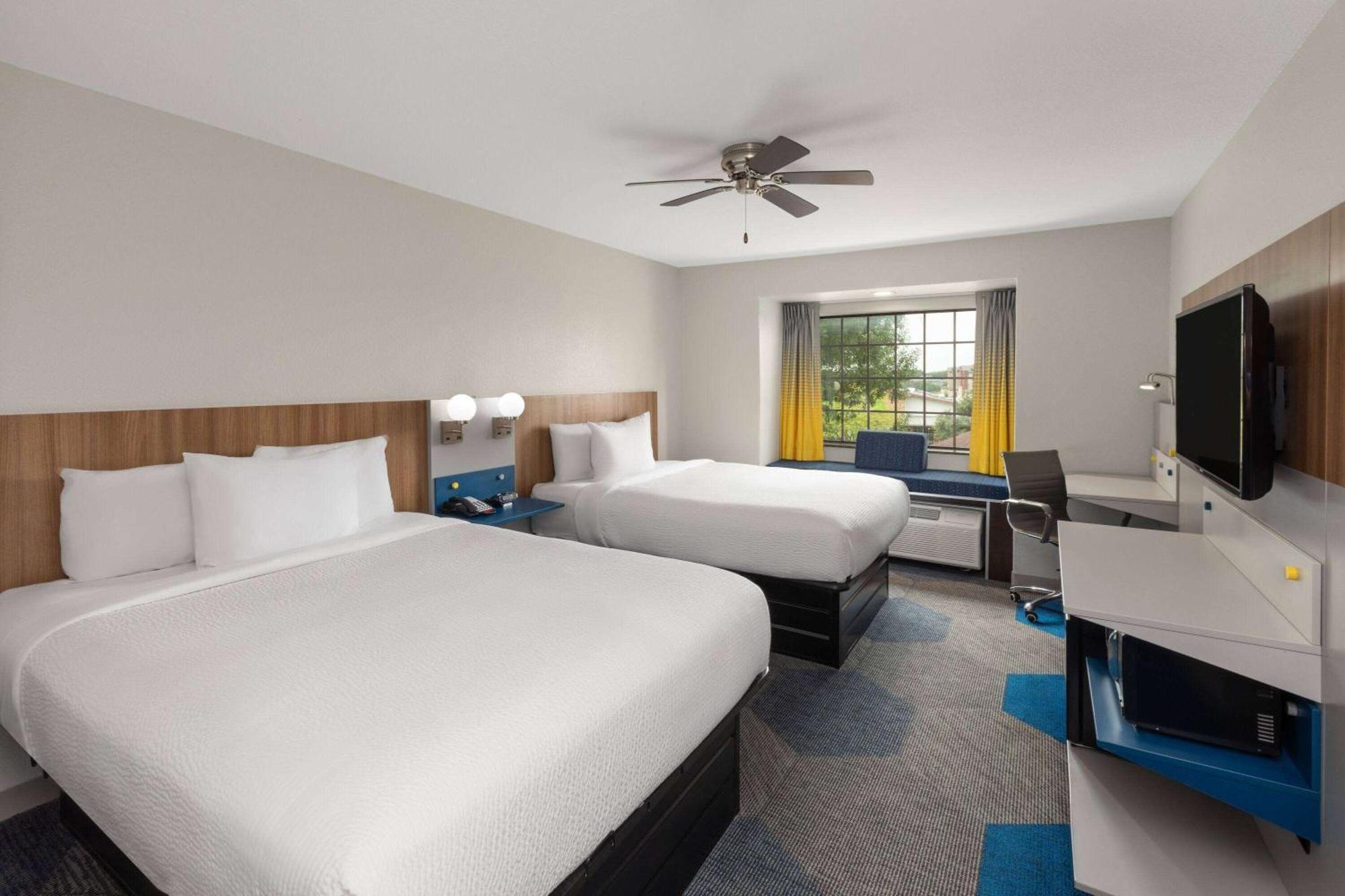 Microtel Inn & Suites By Wyndham Buda Austin South מראה חיצוני תמונה
